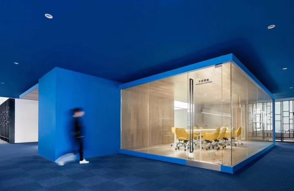 深圳明源科技公司600平现代简约办公室设计效果图